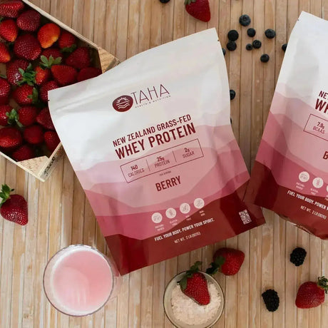 TAHA - Taha New Zealand Grass-Fed Whey Protein Concentrate Powder Berry 907Gr. - The Red Vitamin MX - Suplementos Alimenticios - {{ shop.shopifyCountryName }}